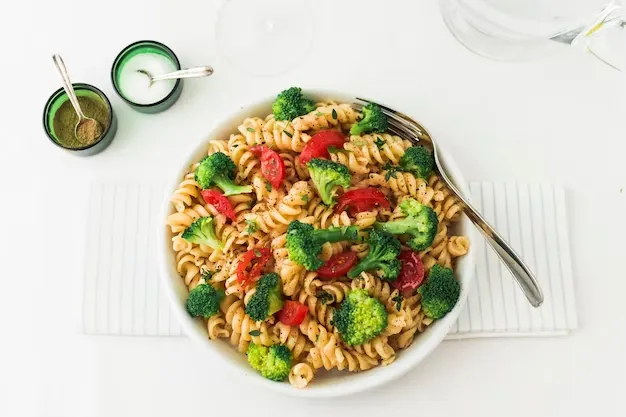 10 Healthy Pasta Recipes Full Of Vegetables, Protein, And Flavor